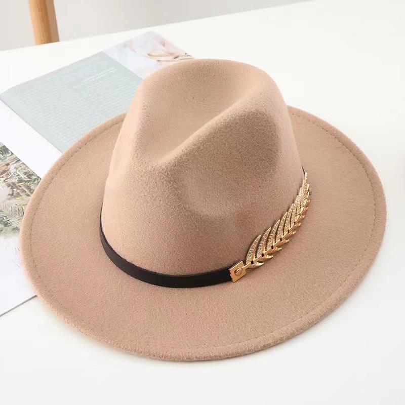 Retro Tweed Bowler Hat with HMetal Wheat & Belt Accessories - A Stylish Minimalistic Jazz Hat with a Large Brim