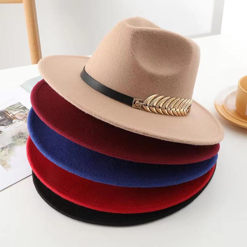 Retro Tweed Bowler Hat with HMetal Wheat & Belt Accessories - A Stylish Minimalistic Jazz Hat with a Large Brim